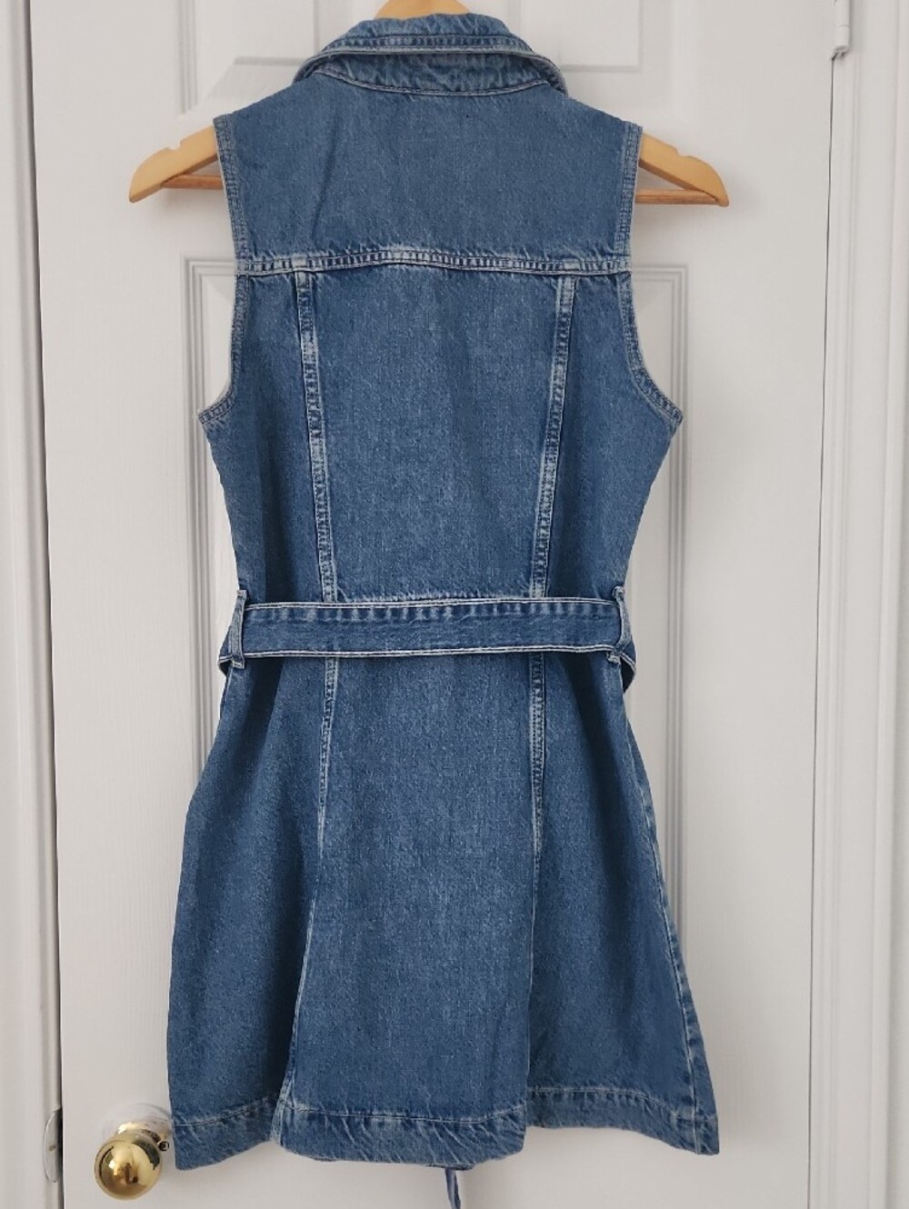 Zara Sleeveless Medium Blue Denim Button-Front Mini Dress with Belt - Picture 4 of 6